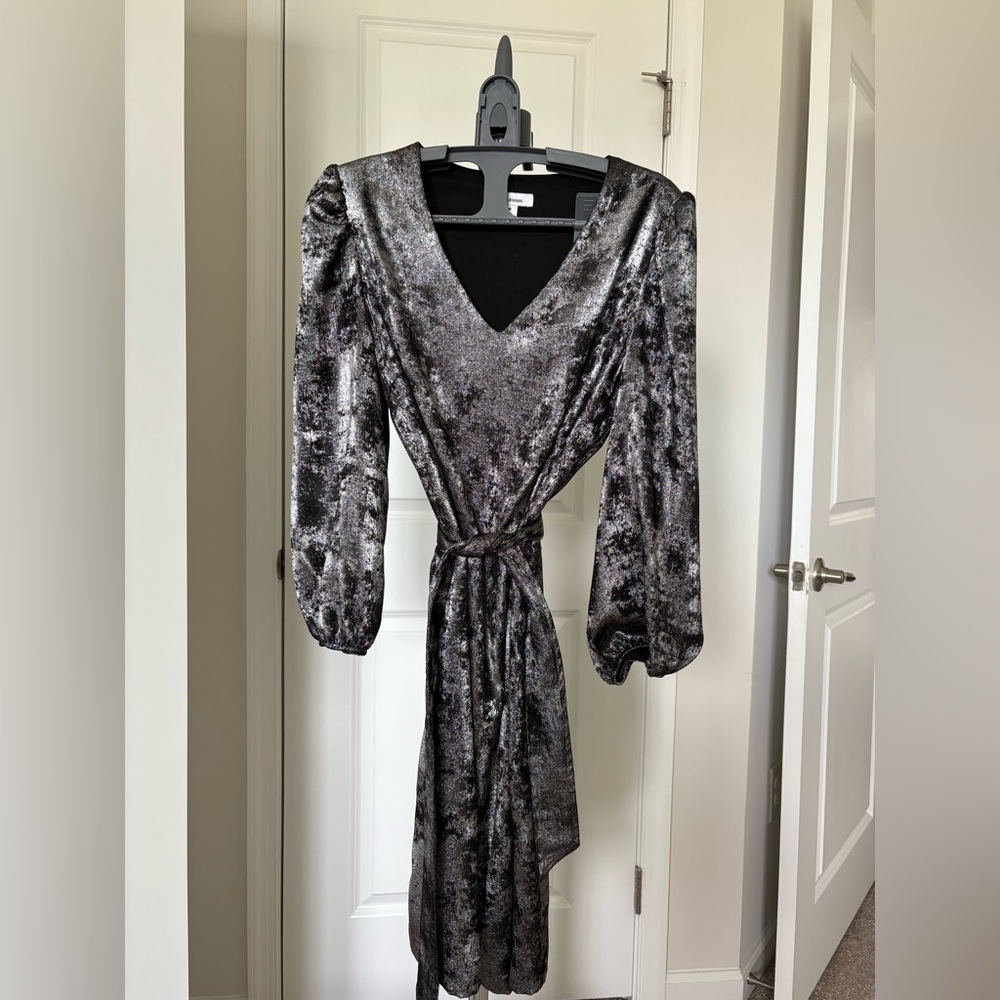 Bar III Womens Silver V Neck Mini Evening Shift Dress size M